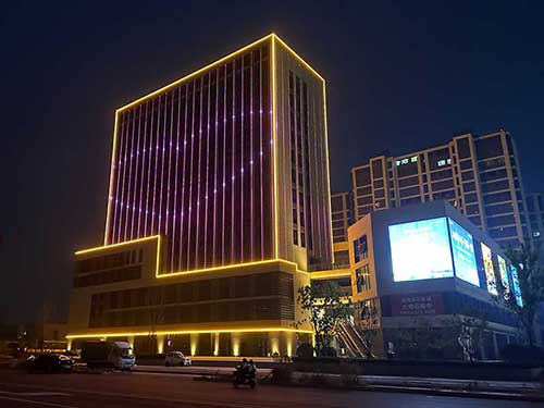 景觀亮化燈具選型避坑指南：LED、投光燈、線條燈如何搭配？